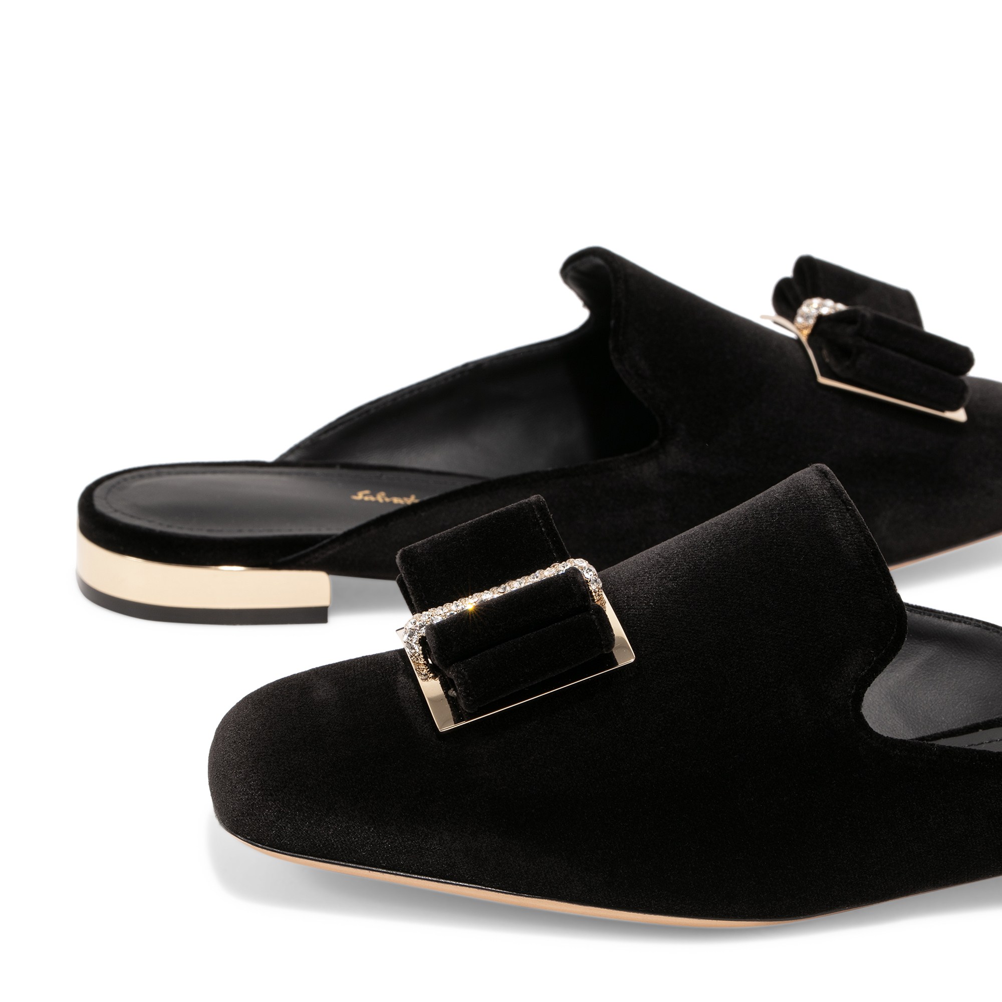 

Zaha mules, Black