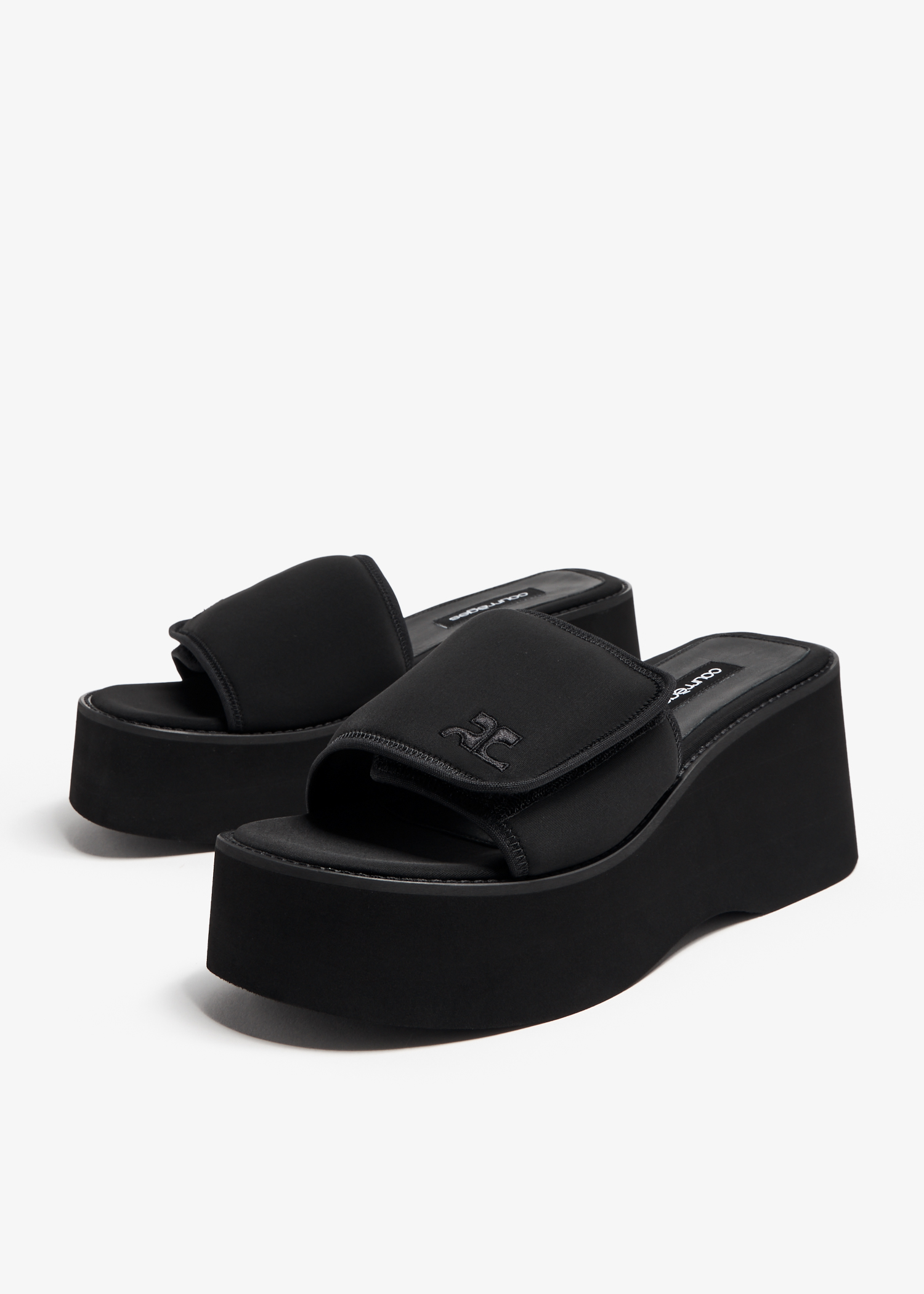 Courrèges Scuba Wave slip-on sandals for Women - Black in UAE 