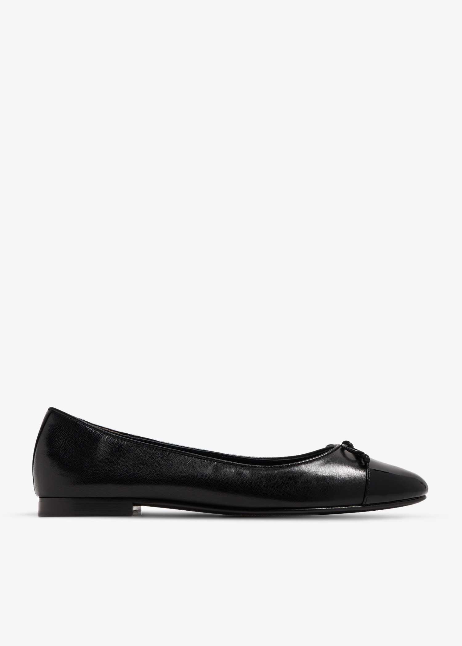 

Cap-toe ballet flats, Black