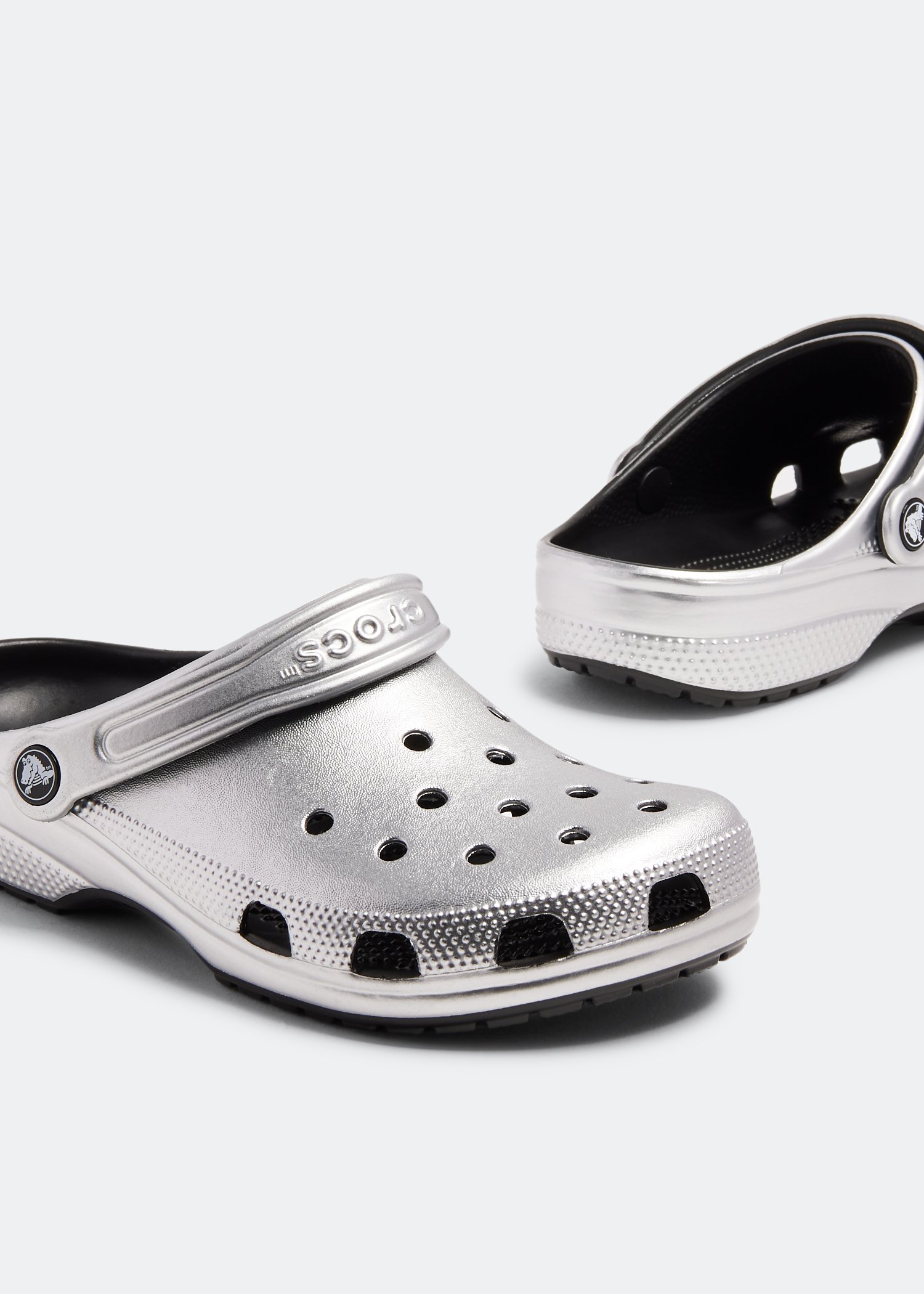 Womens silver outlet crocs