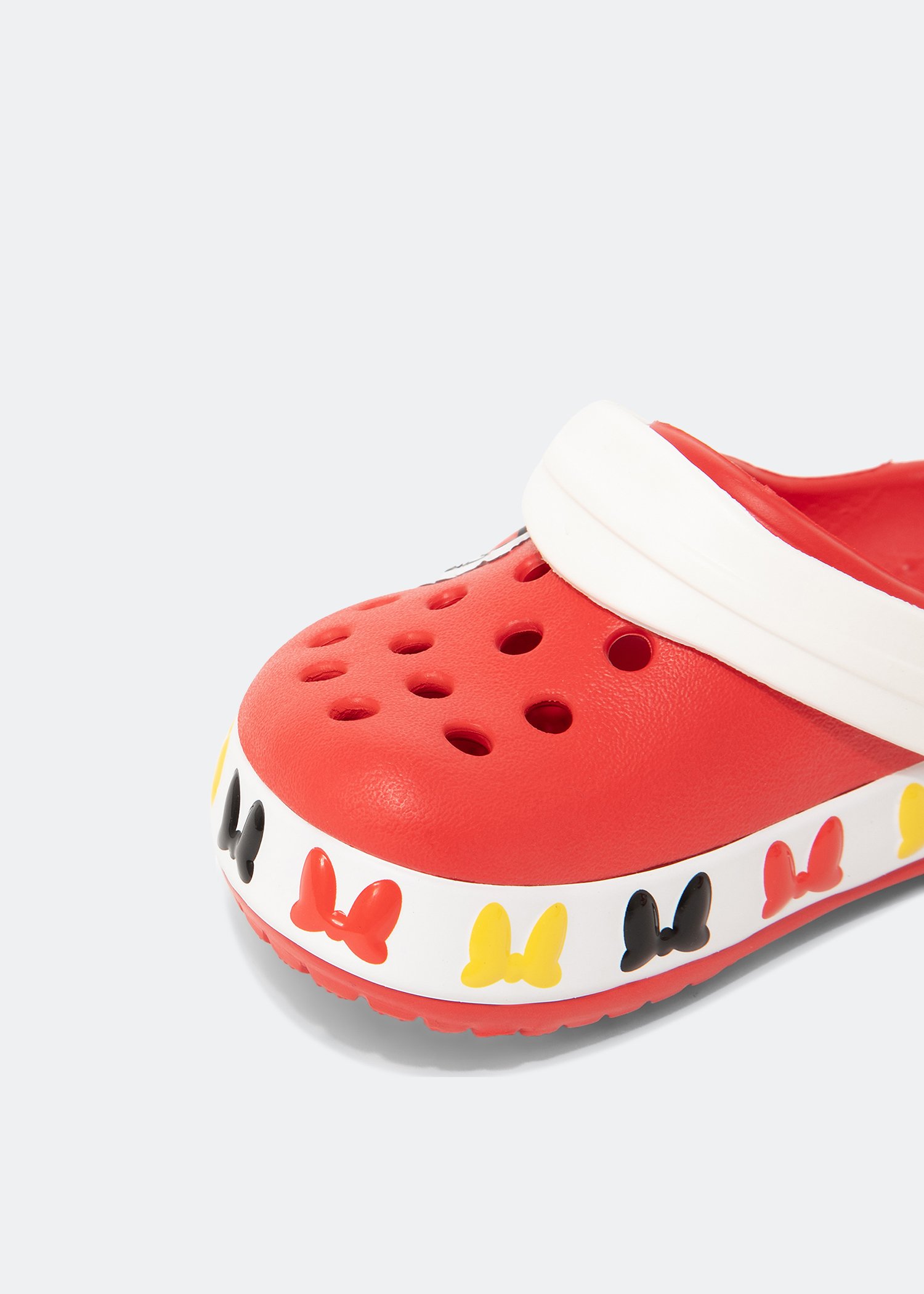 Red minnie best sale mouse crocs