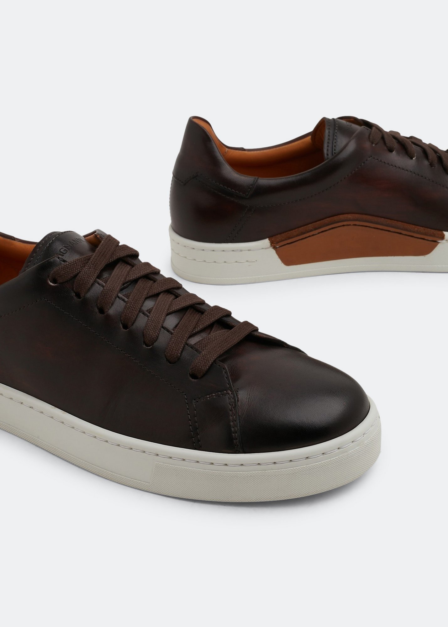 Magnanni cuervo store leather sneaker