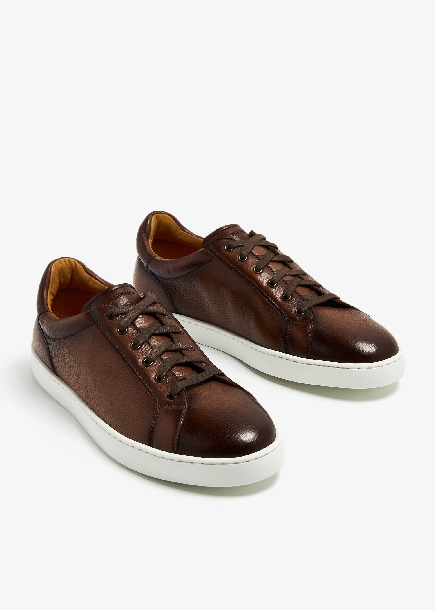 Magnanni cuervo best sale leather sneaker