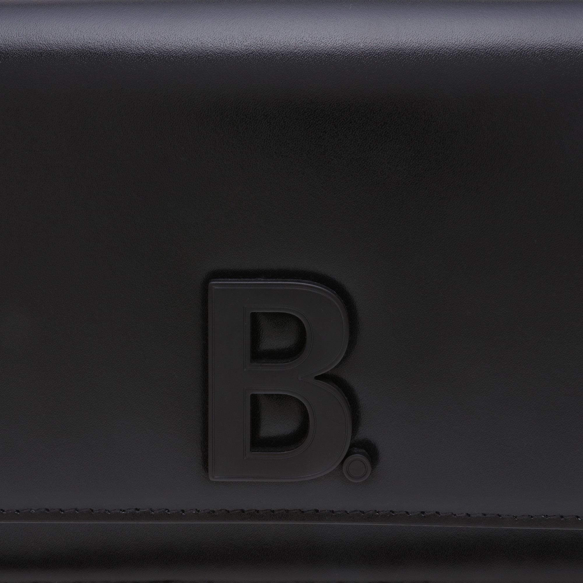 

B. chain wallet, Black