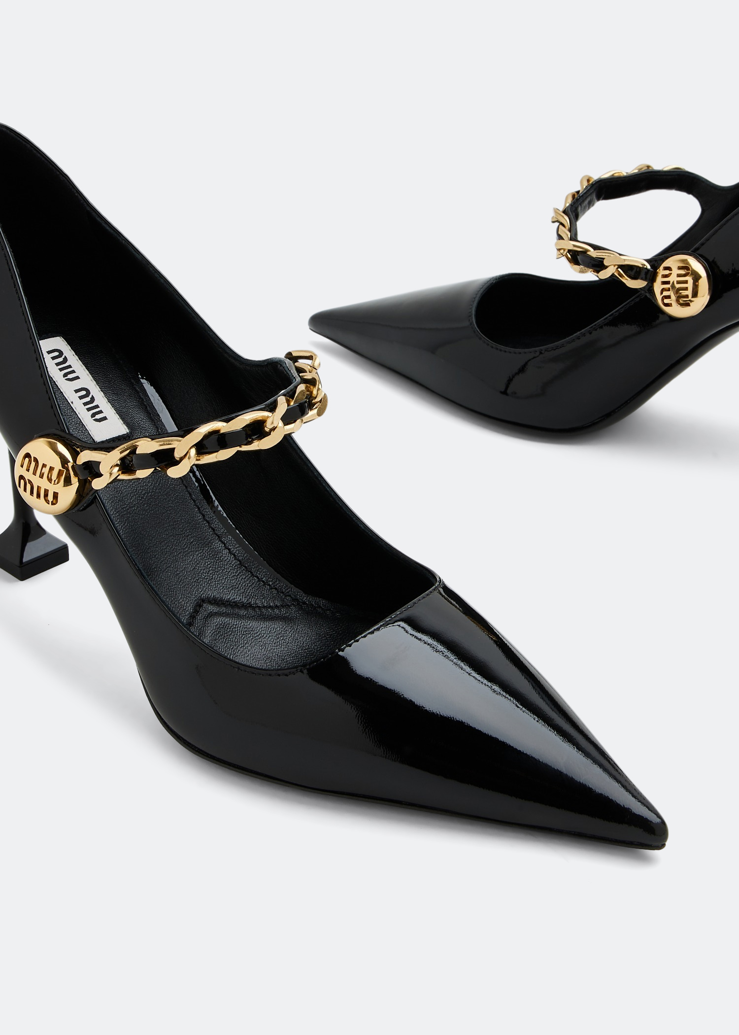 

Patent leather pumps, Black