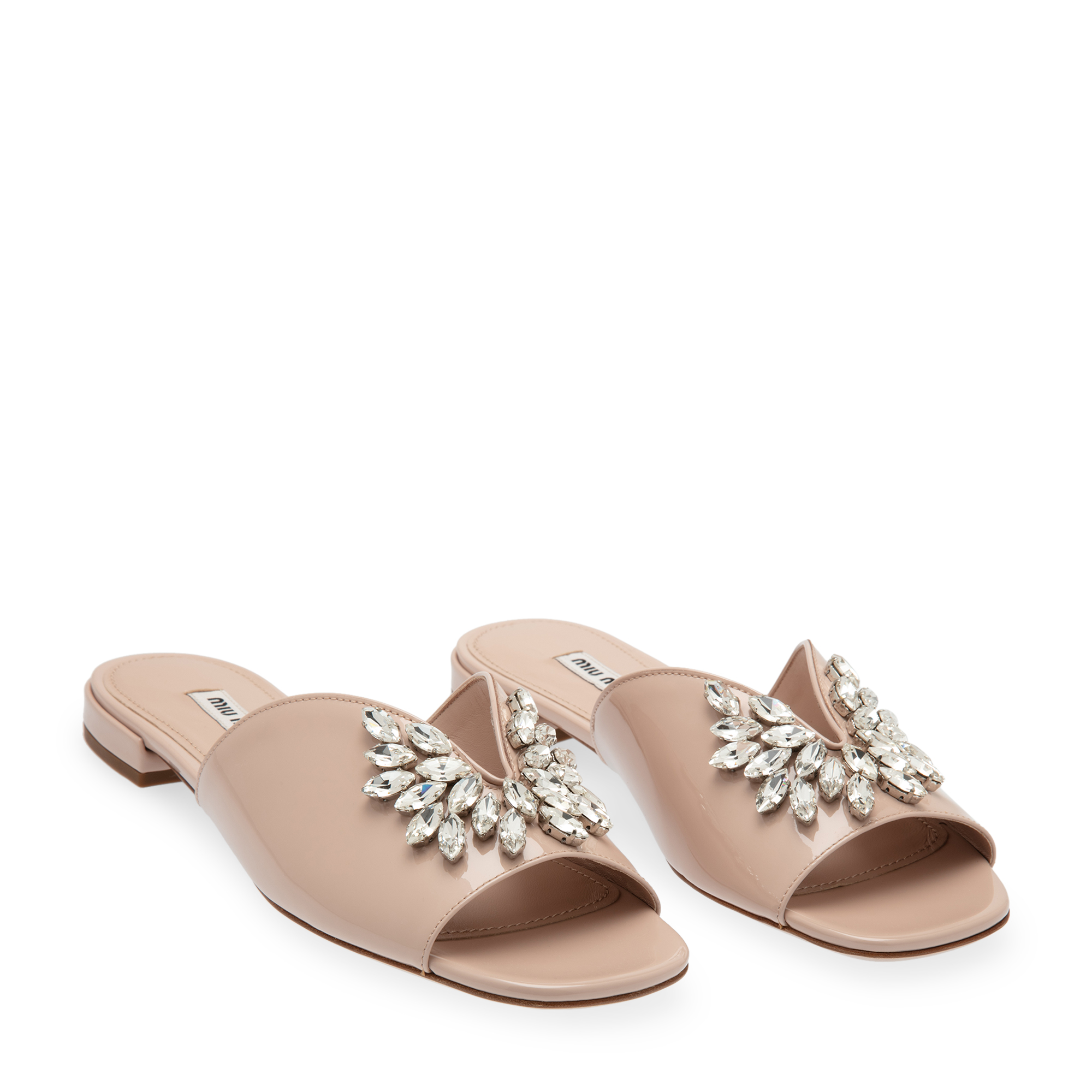 

Patent leather mules, Beige