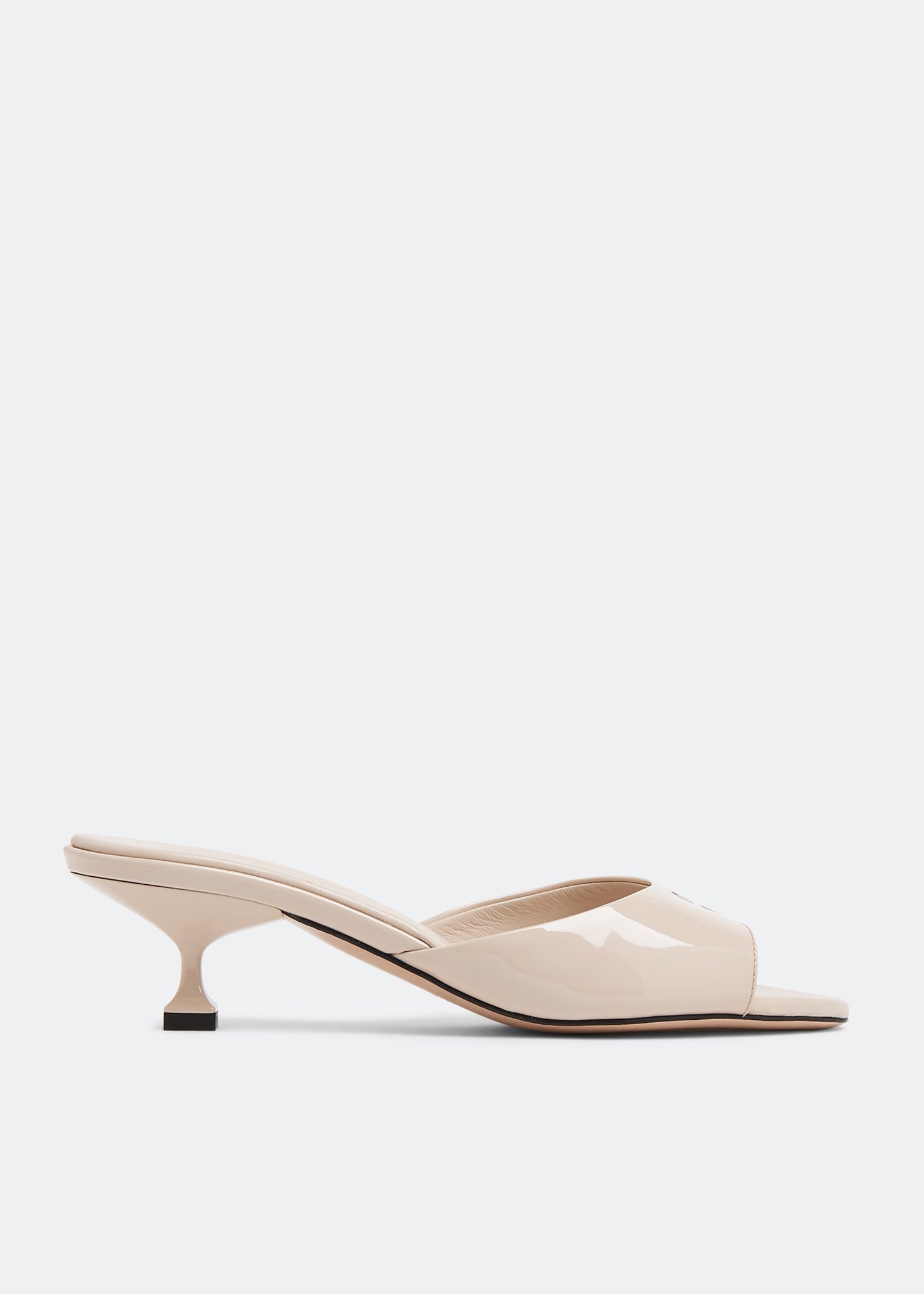 

Patent leather sandals, Beige