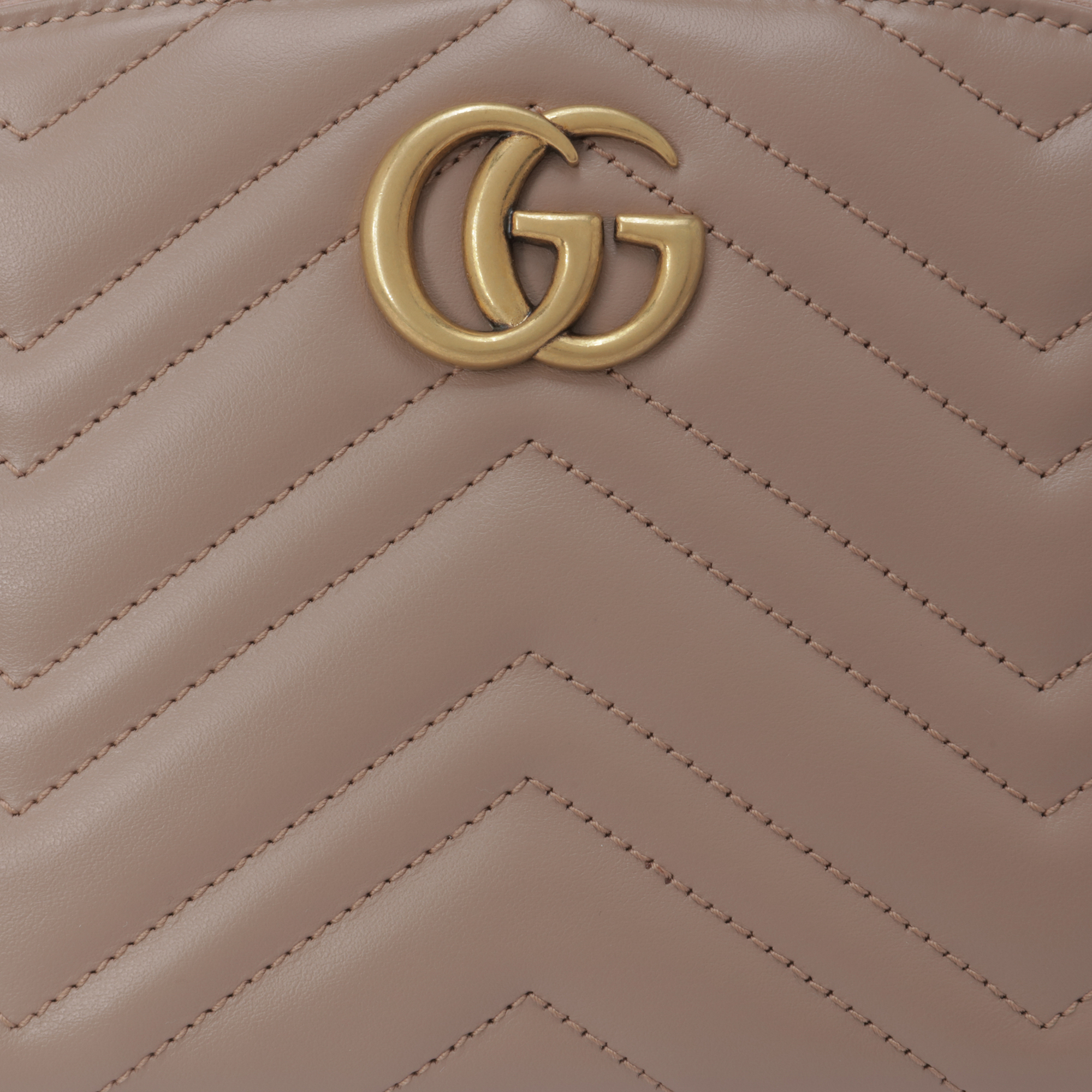 

GG Marmont quilted pouch, Beige