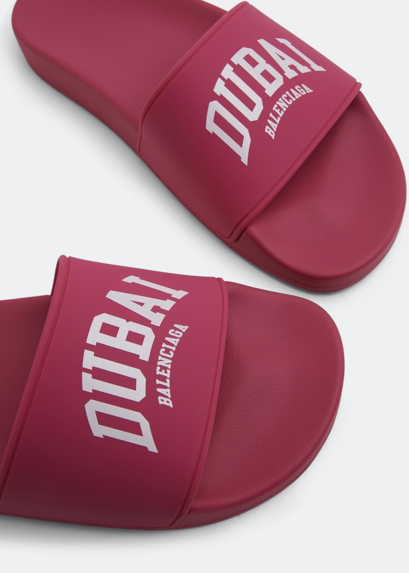 

Cities Dubai pool slides, Pink