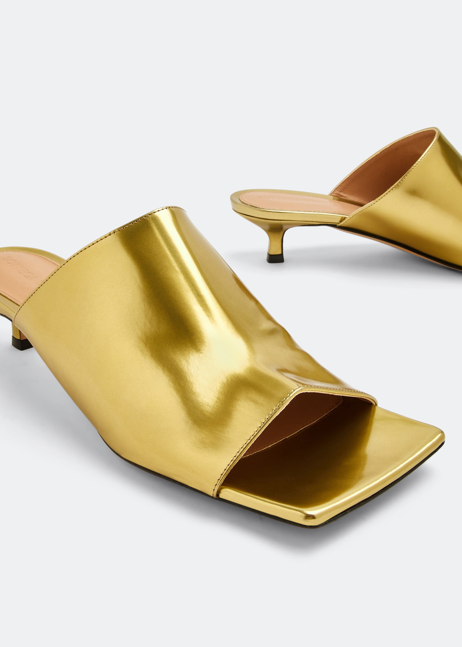 

Stretch mules, Gold