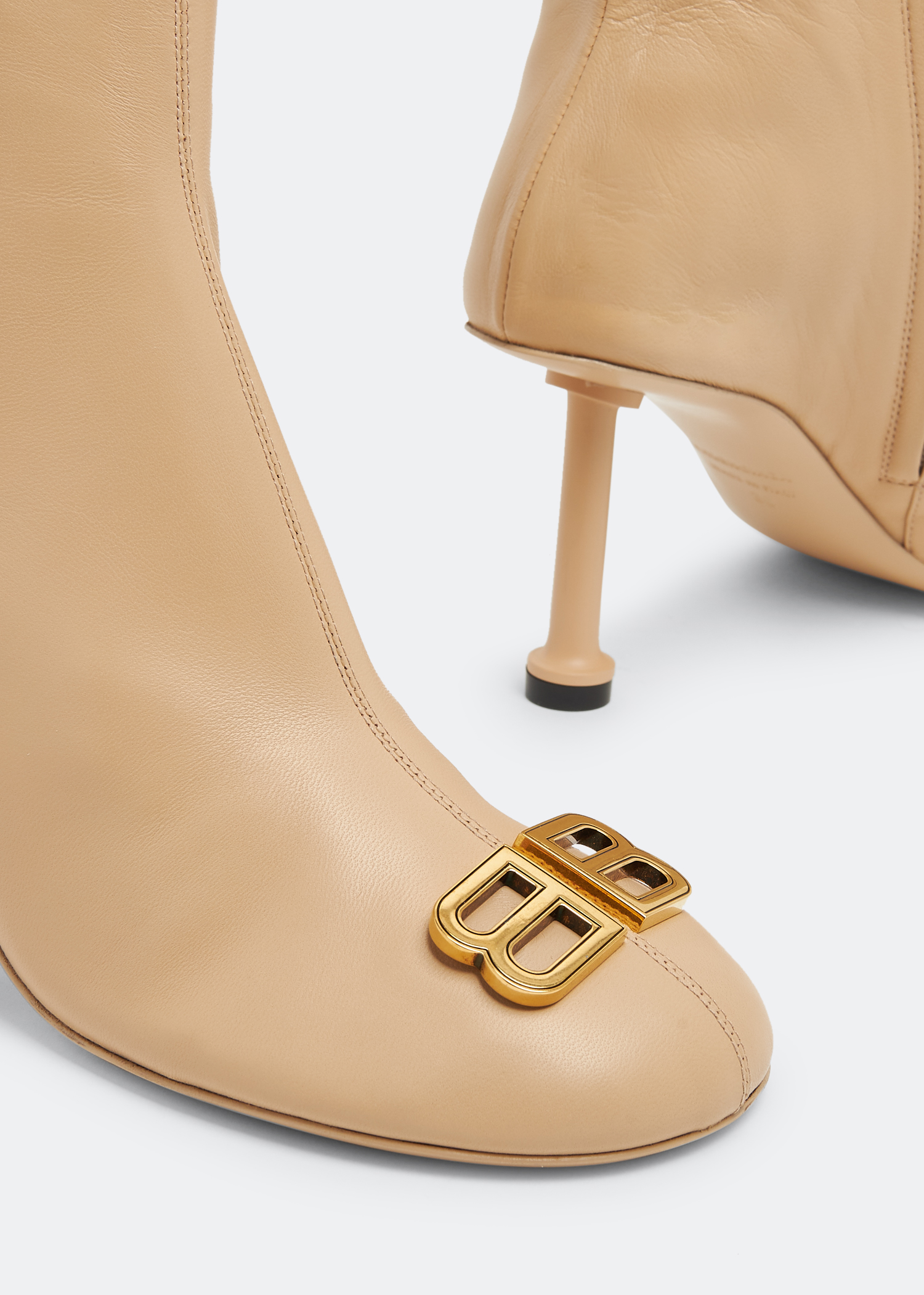 

Groupie booties, Beige