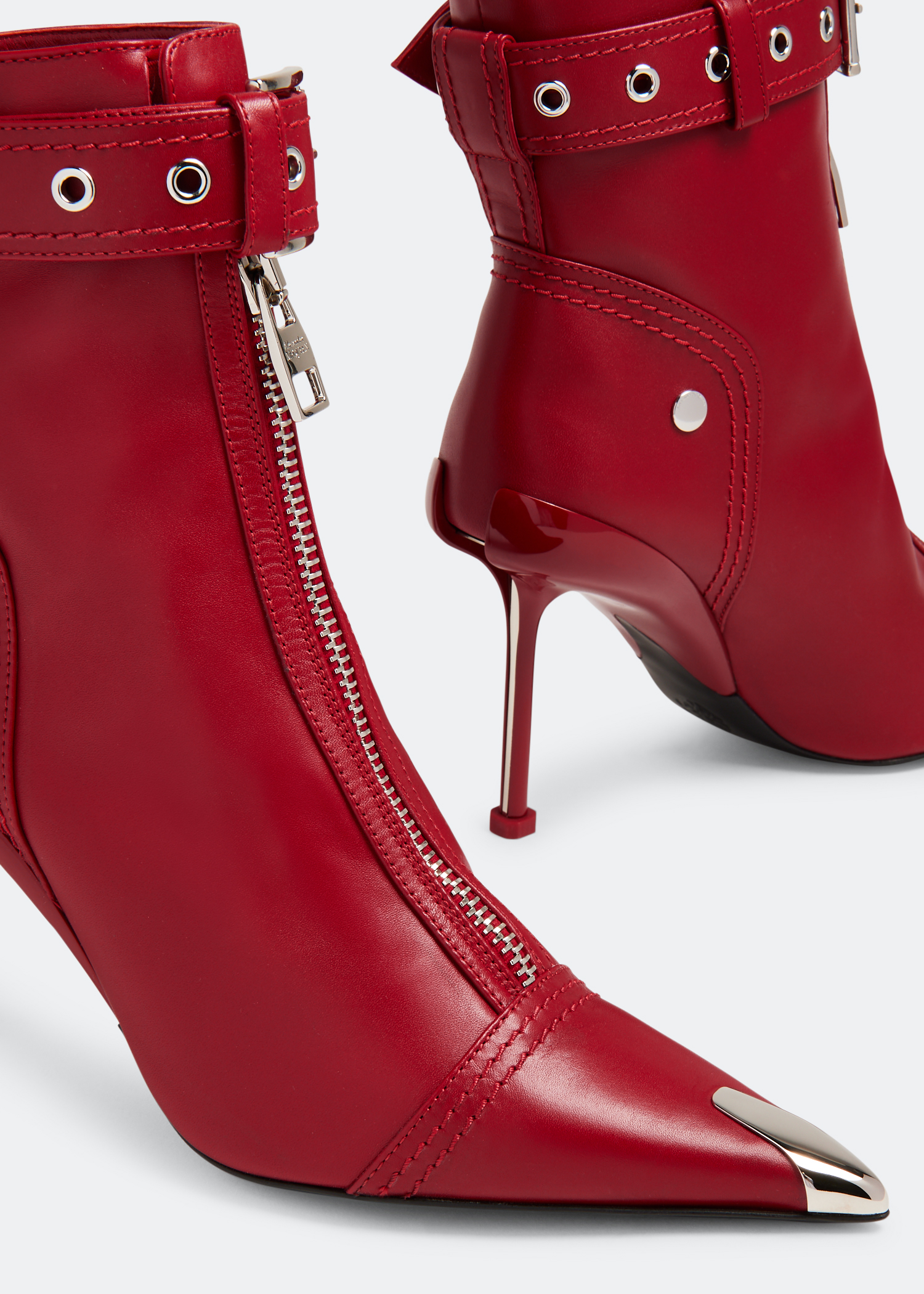 

Slash boots, Red