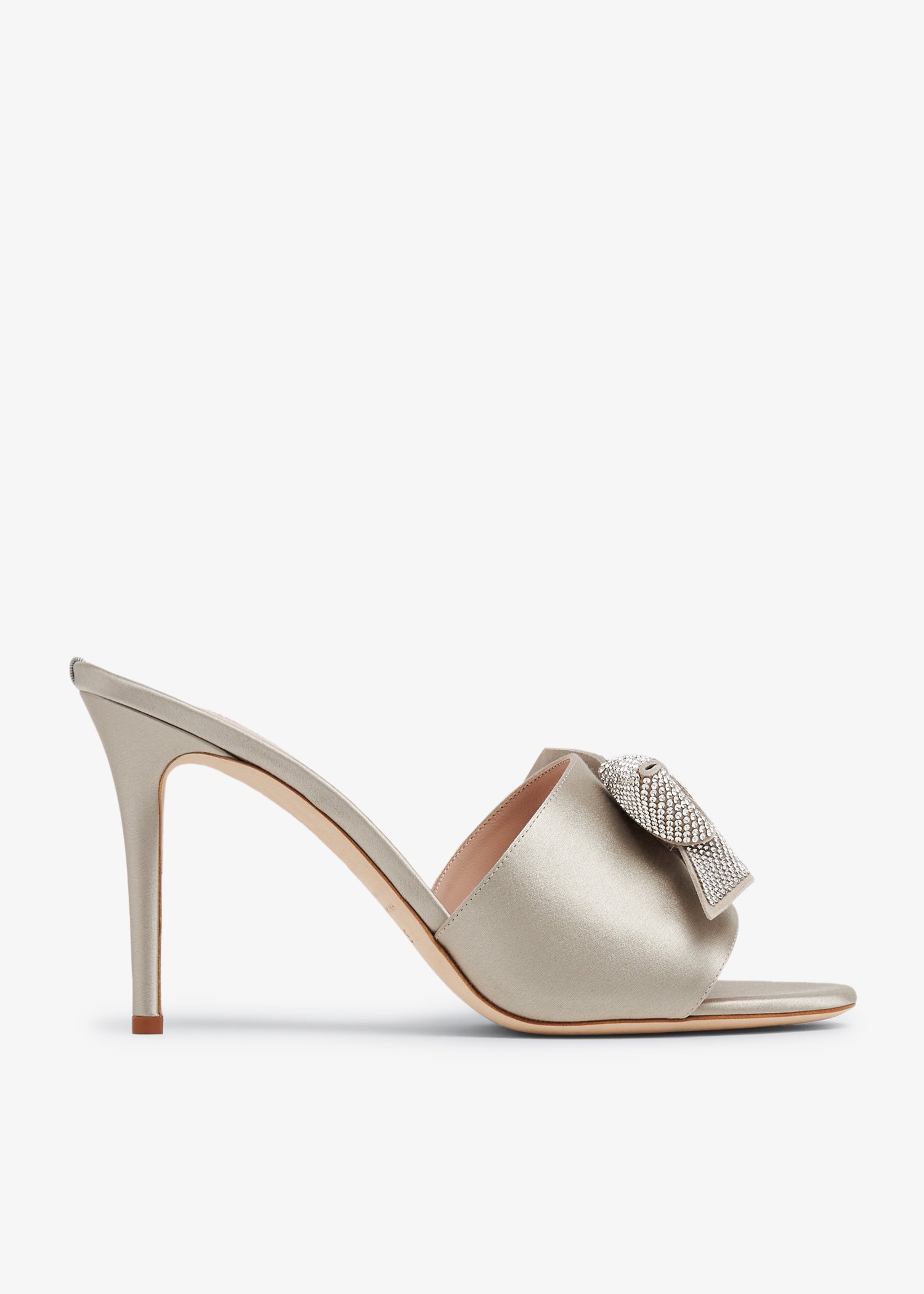 

Amna mules, Grey