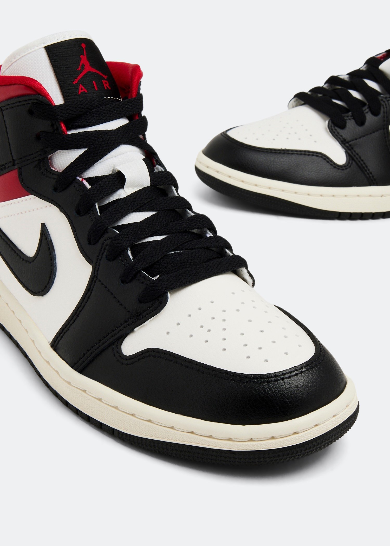 

Air Jordan 1 Mid 'Gym Red' sneakers, Black