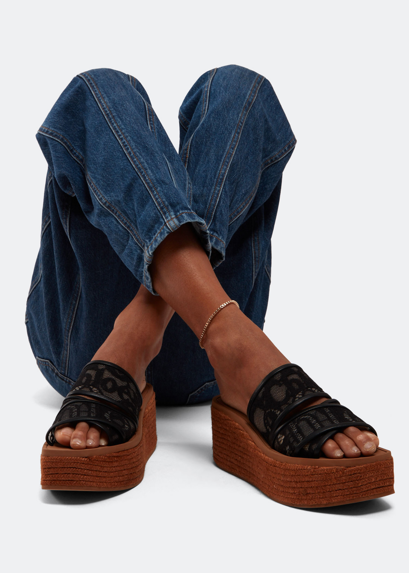 Chloé Woody wedge espadrilles for Women - Black in KSA | Level Shoes