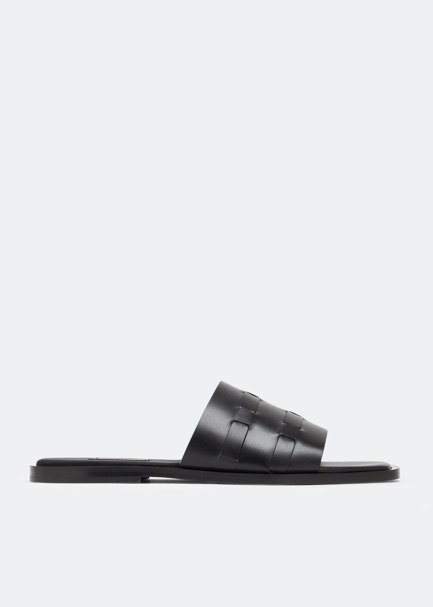 

Chepen sandals, Black