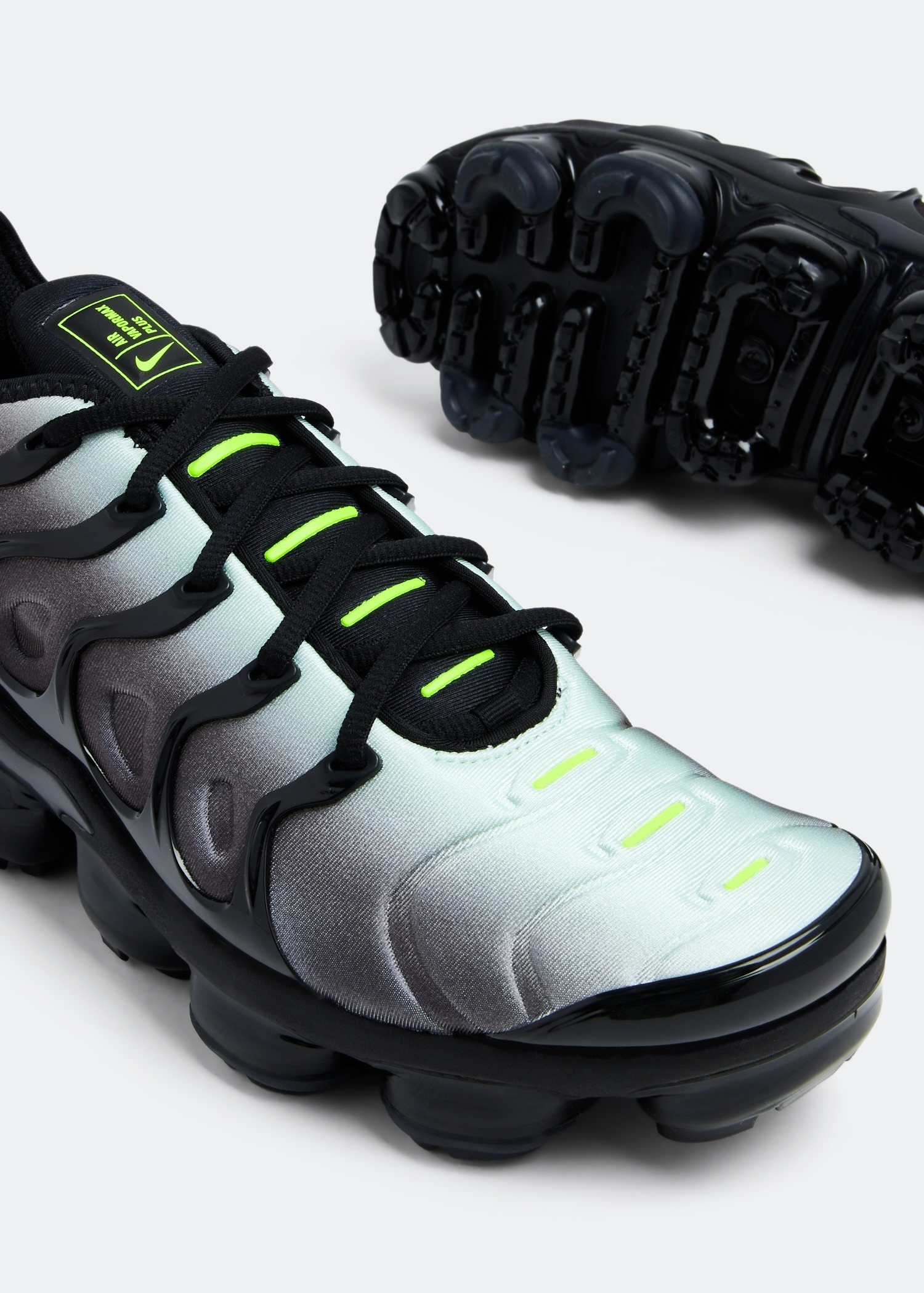 Nike Air VaporMax Plus sneakers for Men Black in Bahrain Level Shoes