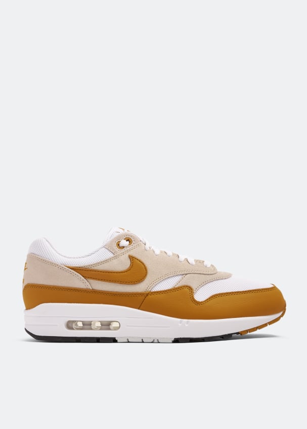 Orange white hotsell air max