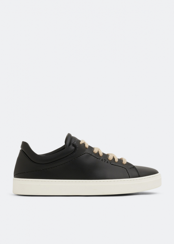 Yatay Neven sneakers for Women - Black in UAE | Level Shoes