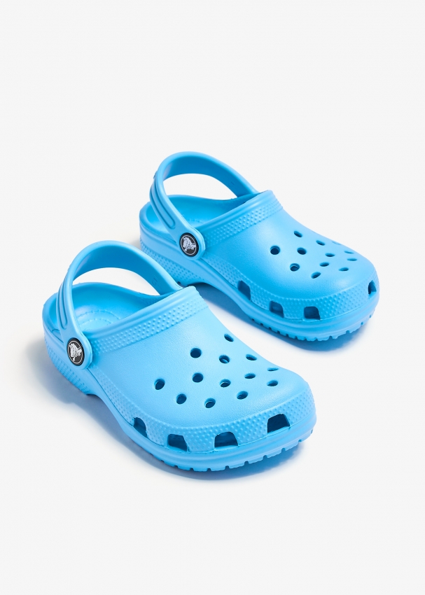 Crocs Classic clogs for Boy Blue in UAE Level Shoes