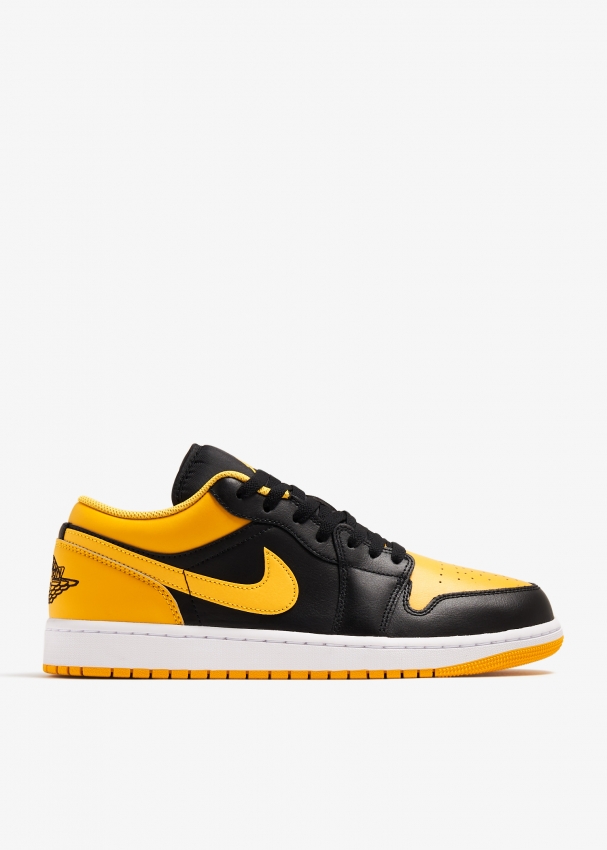 Nike Air Jordan 1 Low 'Yellow Ochre' sneakers for Men - Yellow in ...