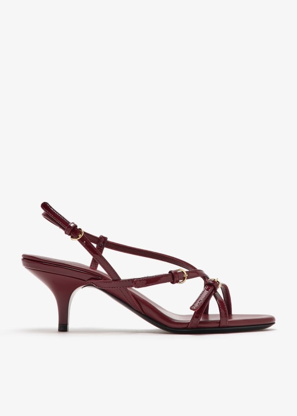 Patent leather sandals with buckles