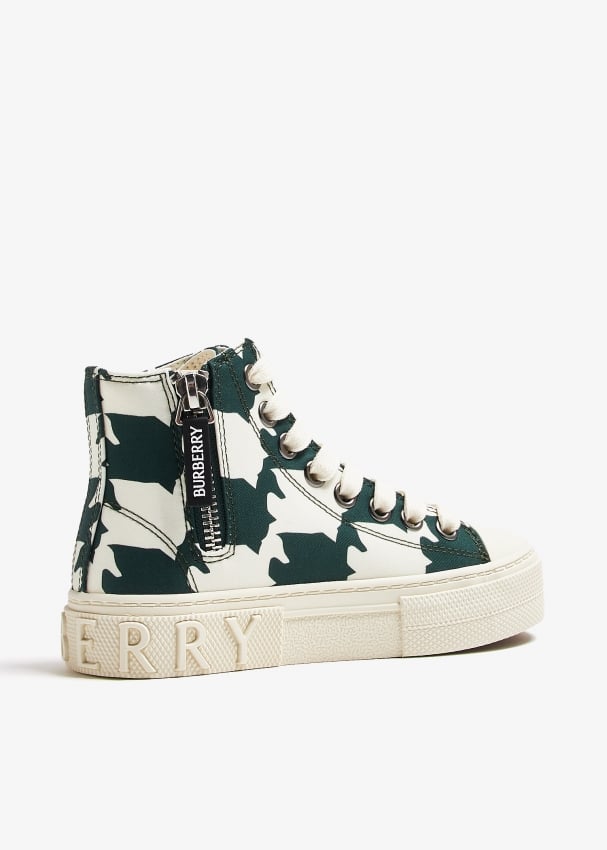 Burberry x converse buy hotsell