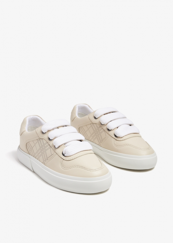 Burberry Noah sneakers for Unisex Beige in KSA Level Shoes