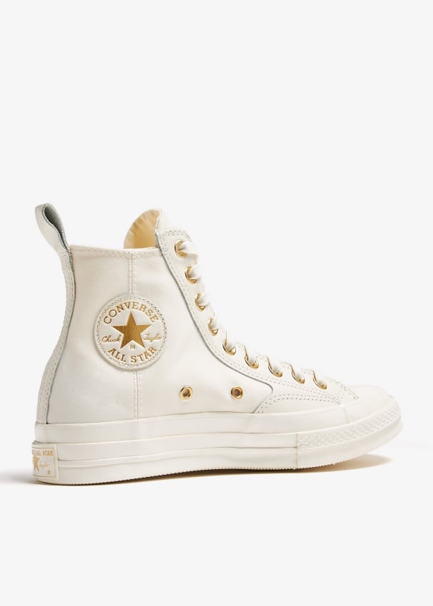 Converse shoes qatar best sale