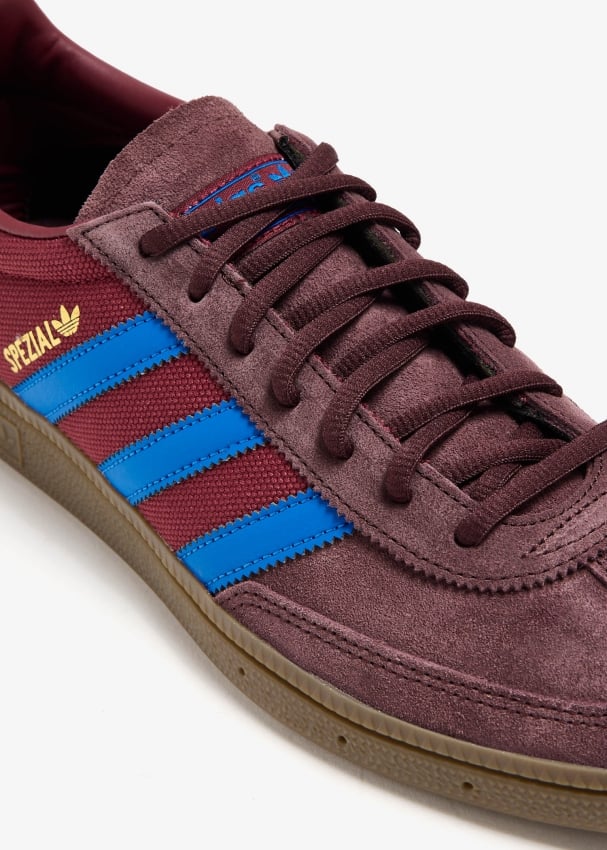 Adidas Handball Spezial sneakers for Men Burgundy in Bahrain Level Shoes