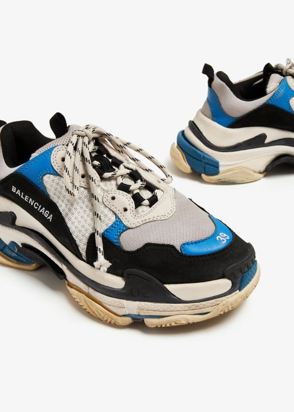 Sneakers similar to balenciaga triple s on sale