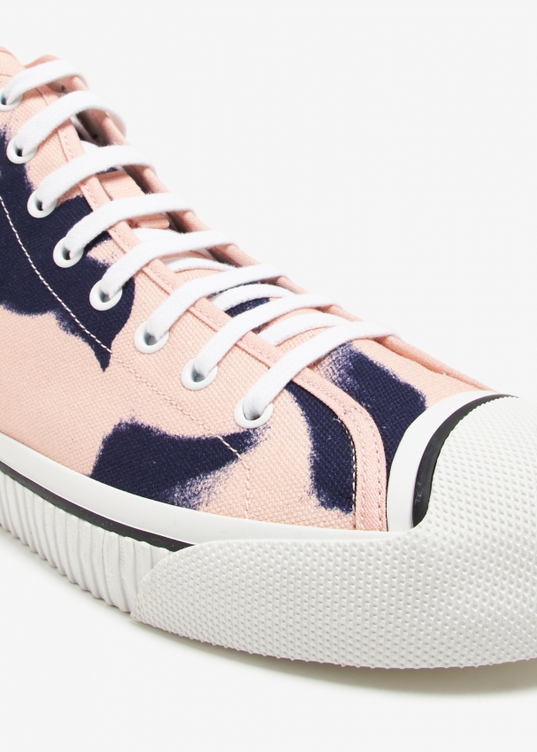 Burberry shoes pink best sale