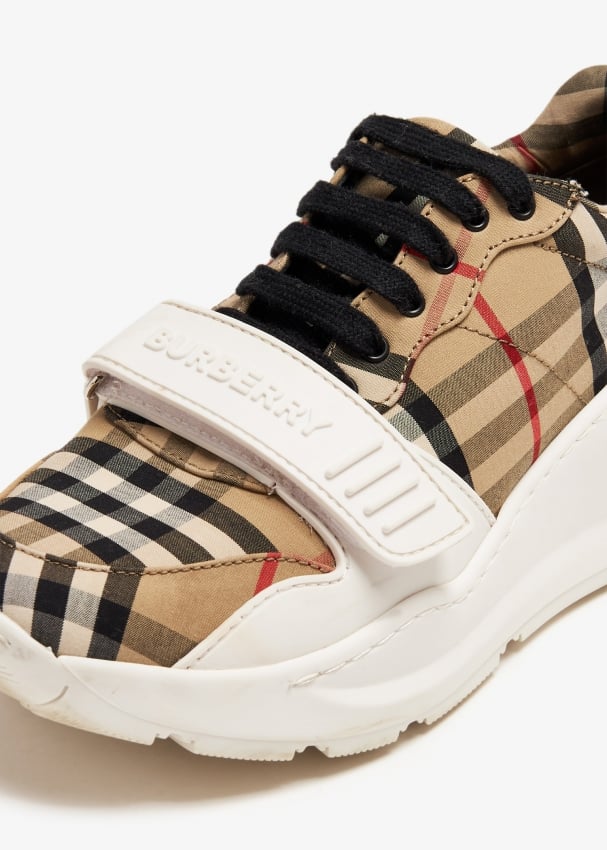 Burberry Pre Loved Regis sneakers for Women Printed in KSA Level Shoes