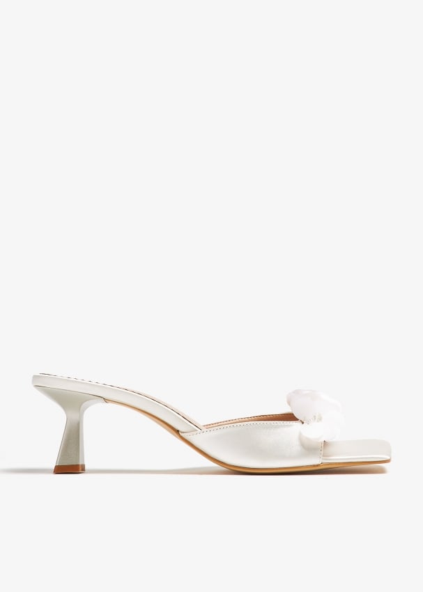 sandalsfleursdelune-offwht_1.jpg