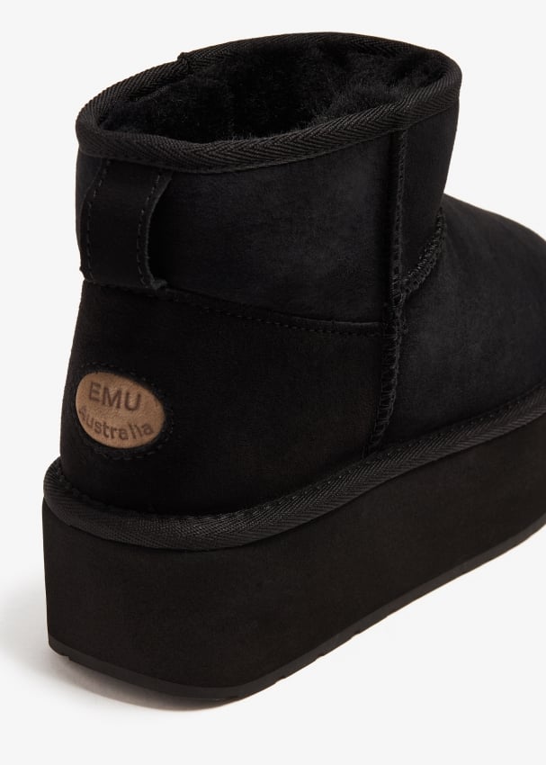 Emu black boots hotsell