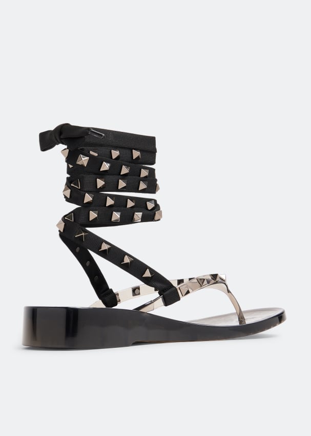 Valentino rockstud discount rubber thong sandal