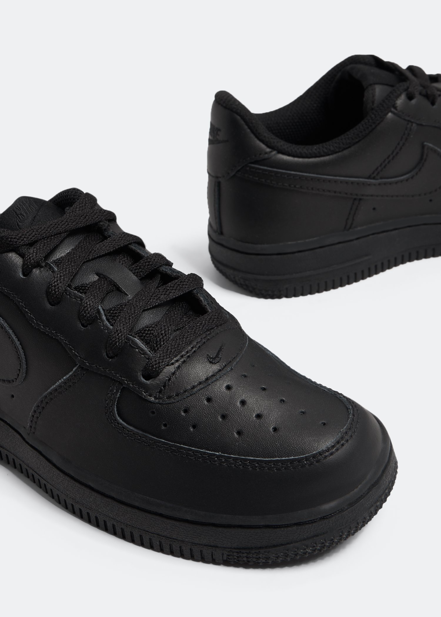 Black nike uptown clearance sneakers