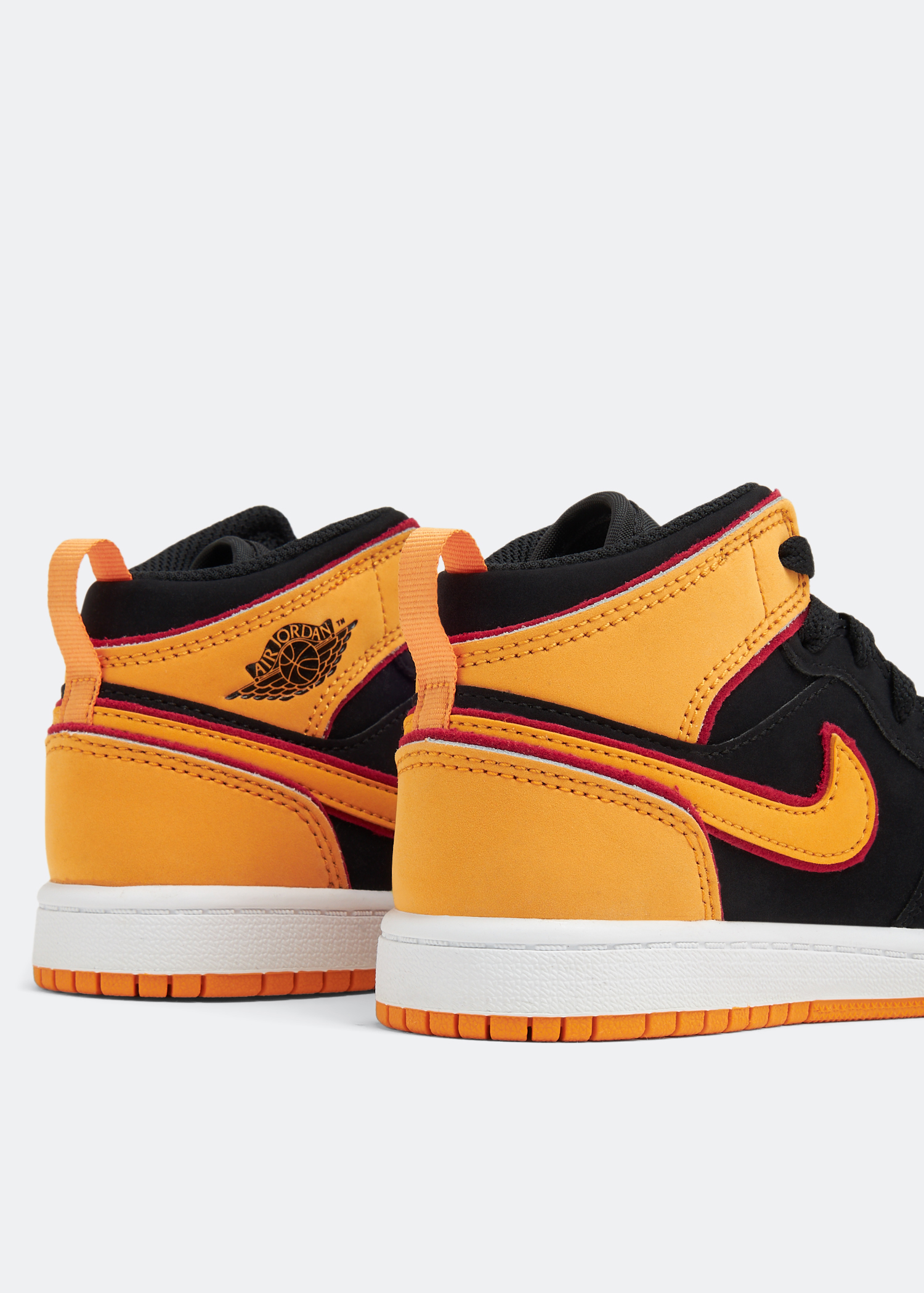 Nike Air Jordan 1 Mid 'Vivid Orange' sneakers for Unisex - Orange