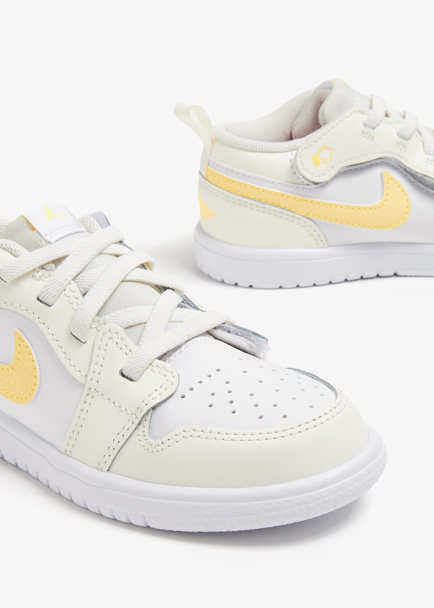 Air jordan 1 low girls on sale