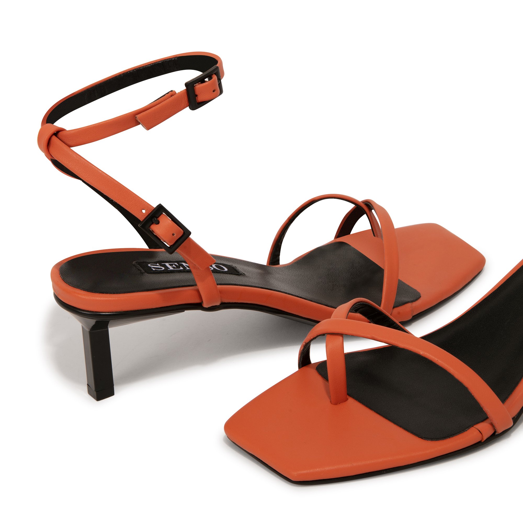 

Jamu III sandals, Orange