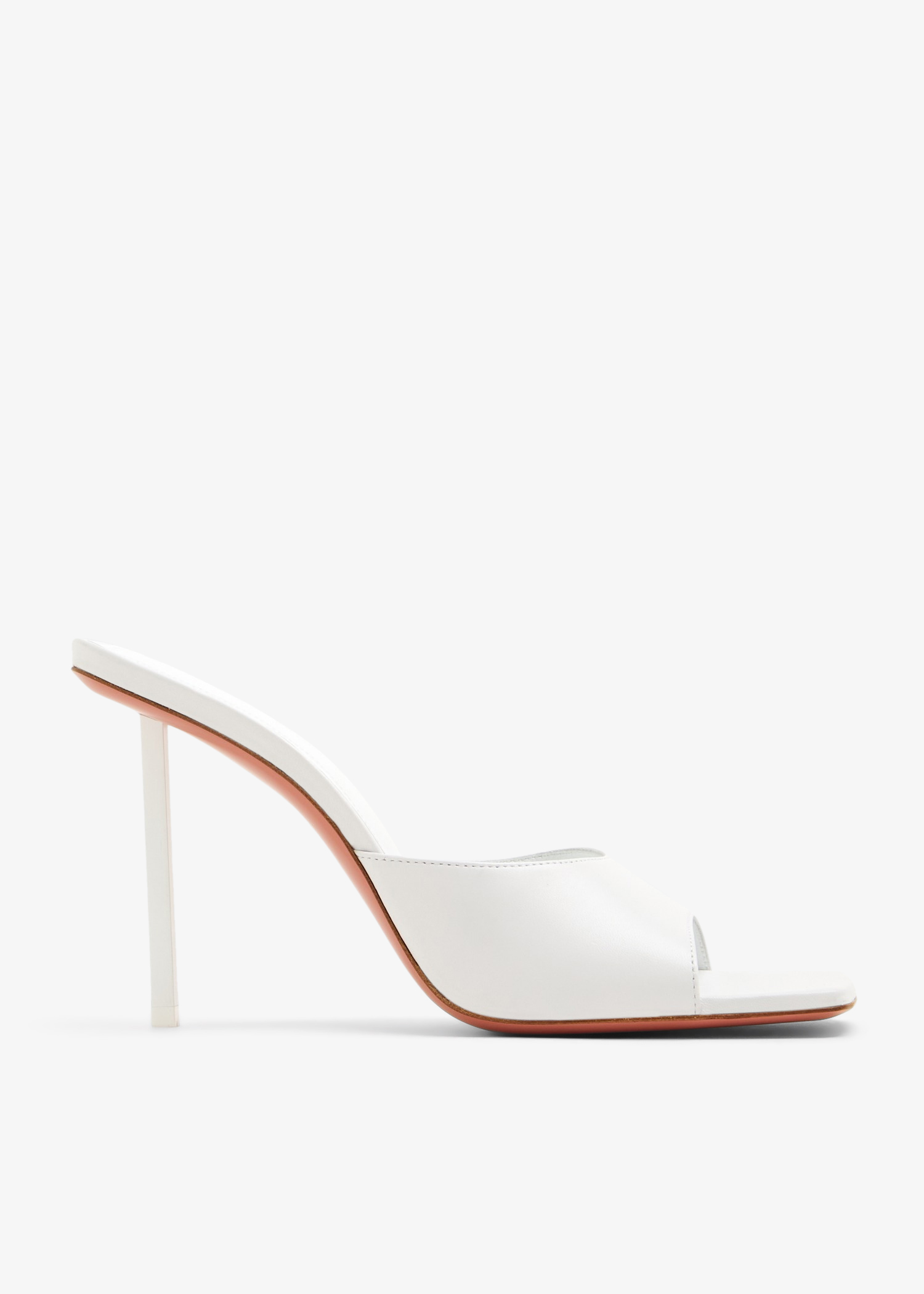 

Laura mules, White