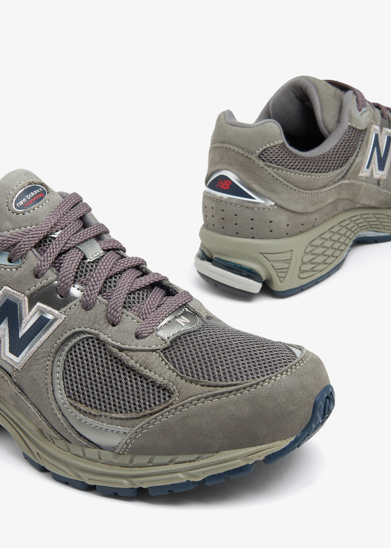 New Balance 2002R sneakers for Men - Grey in UAE | Level Shoes