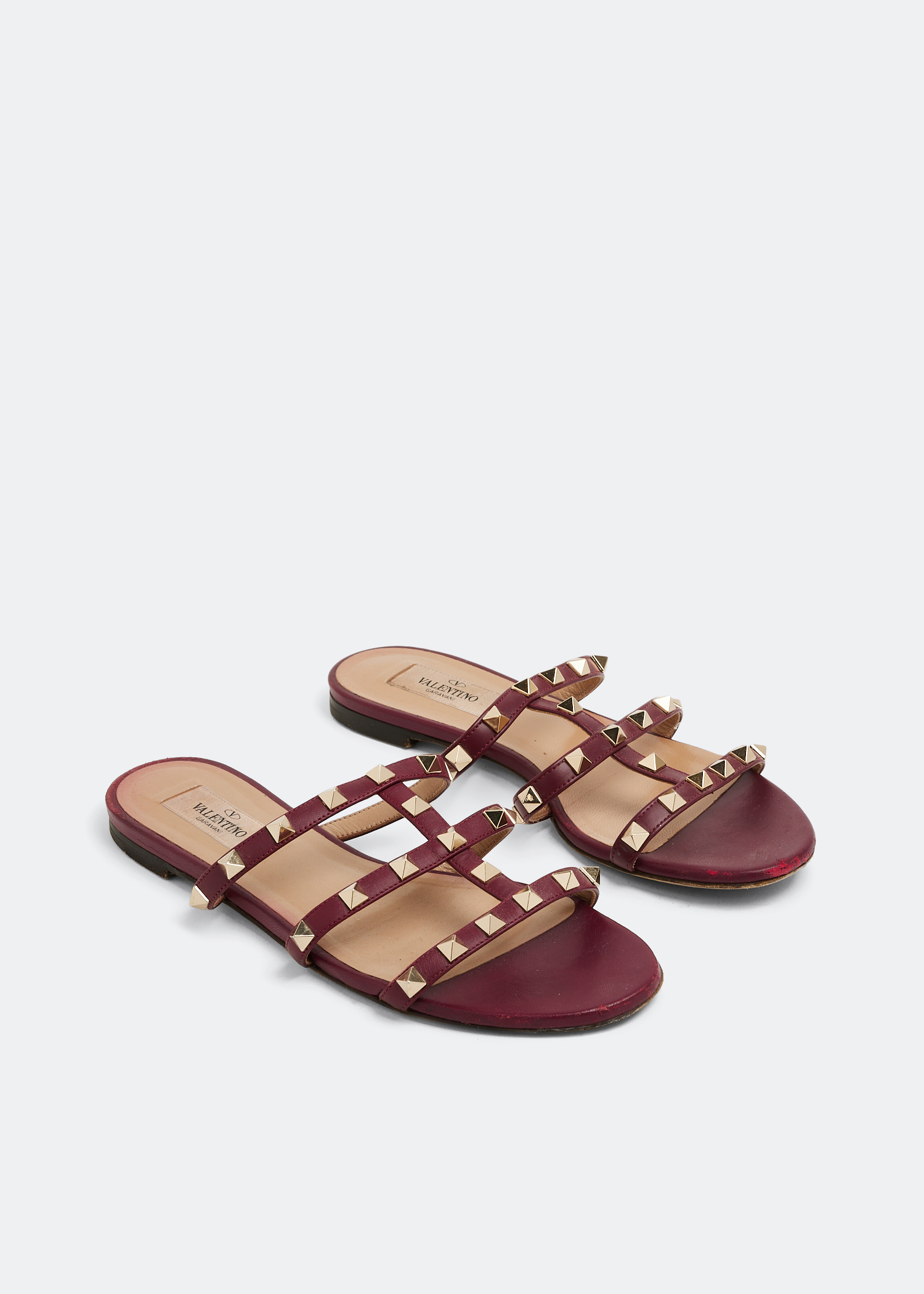 

Rockstud flat sandals, Burgundy