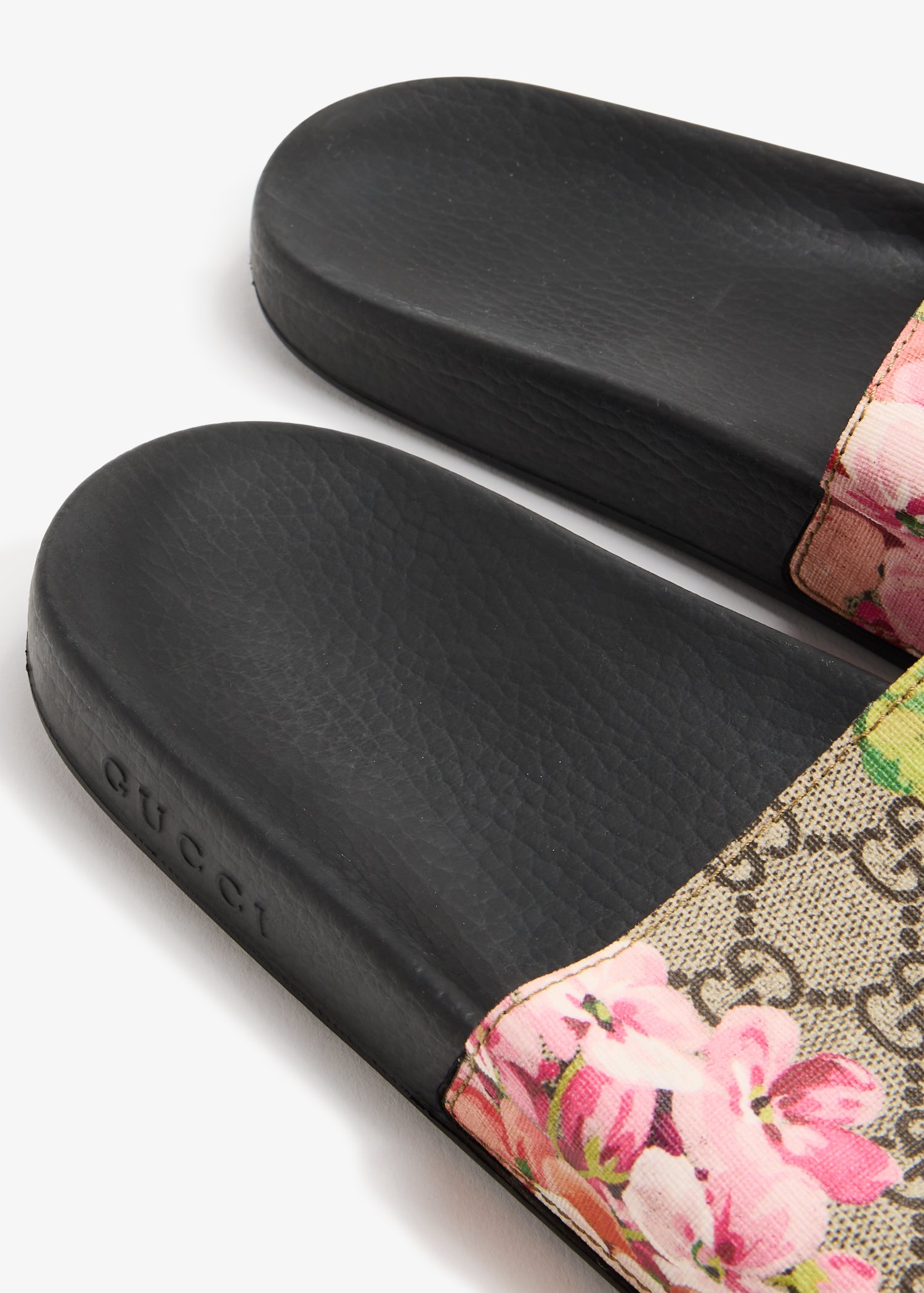 Gucci best sale bloom slides