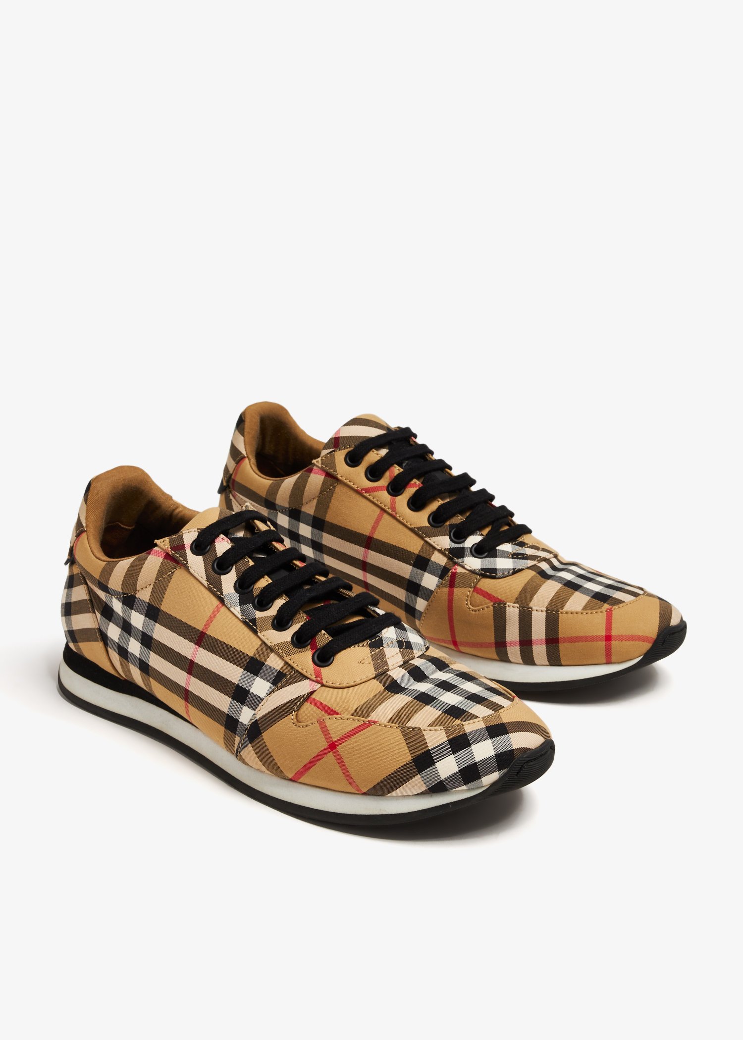 Burberry Pre Loved Travis signature check sneakers for Men Beige in Oman Level Shoes