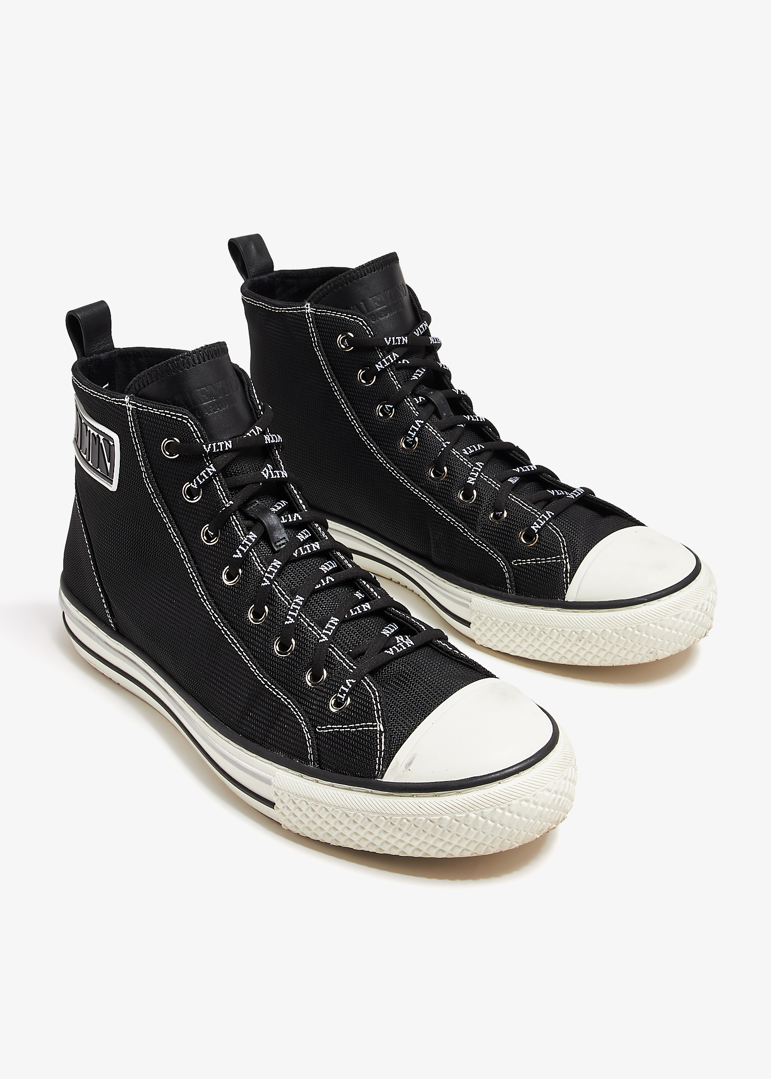 Valentino Garavani Pre-Loved VLTN Times Giggies sneakers for Men - Black in  UAE | Level Shoes