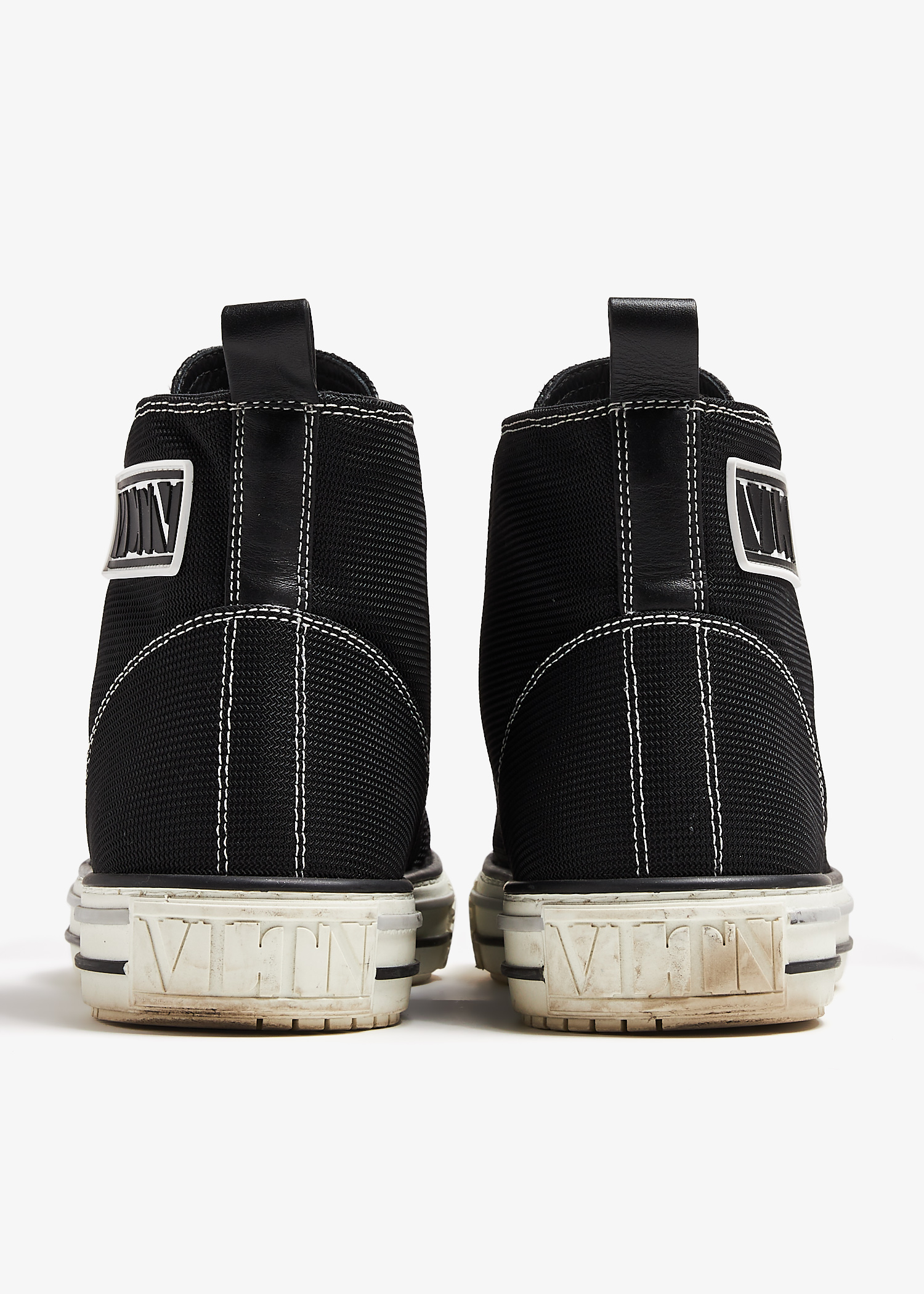 Valentino Garavani Pre-Loved VLTN Times Giggies sneakers for Men - Black in  KSA | Level Shoes