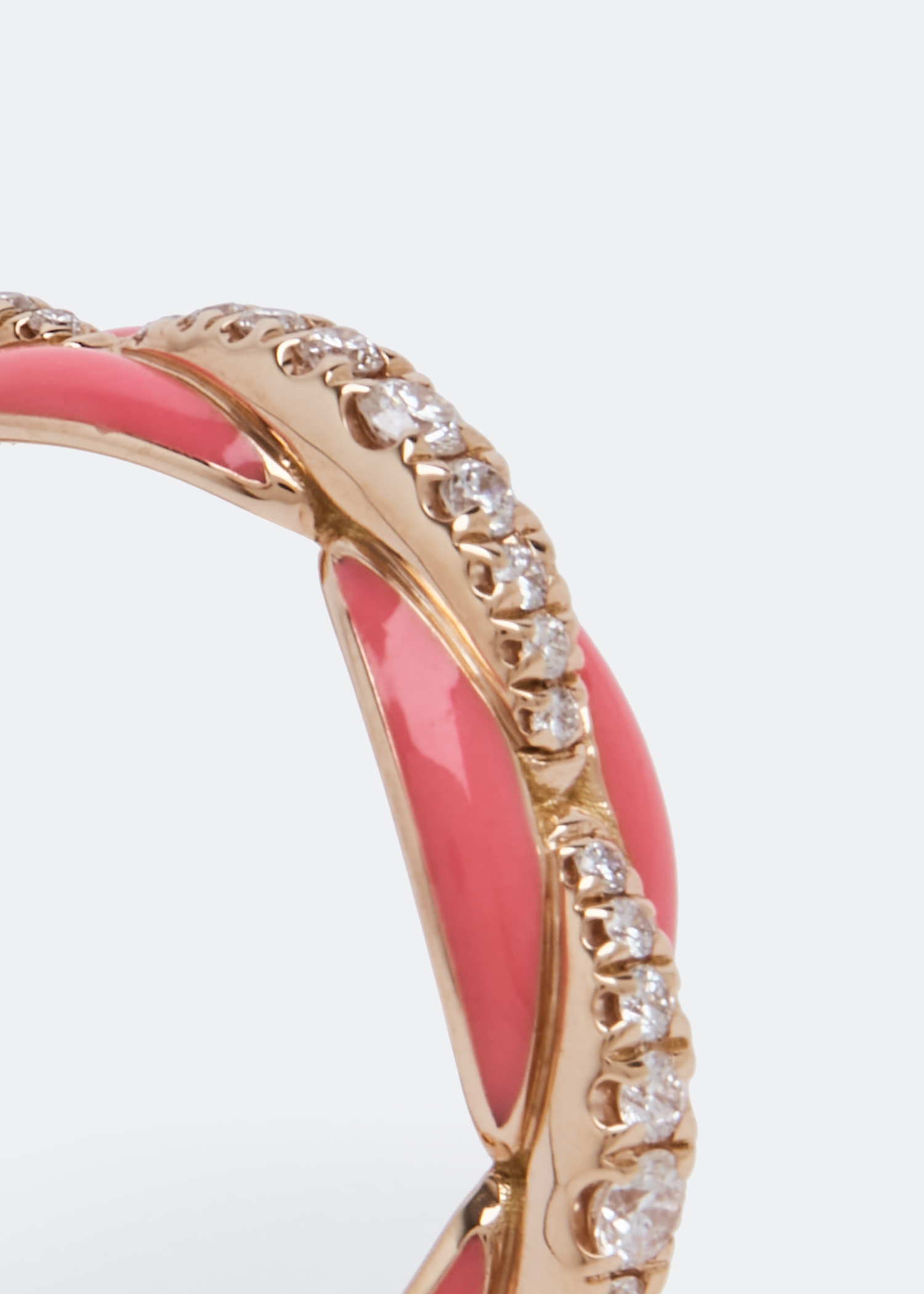 

Ada ring, Gold