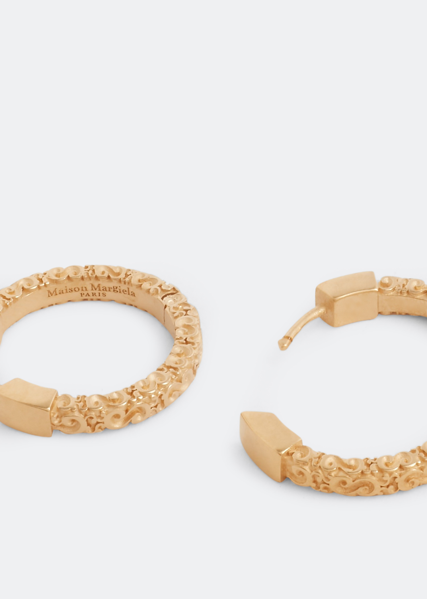 

Engraved hoop earrings, Gold