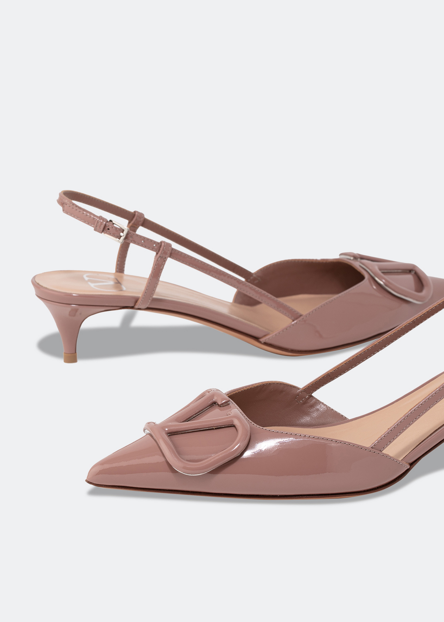 

VLogo Signature slingback pumps, Beige